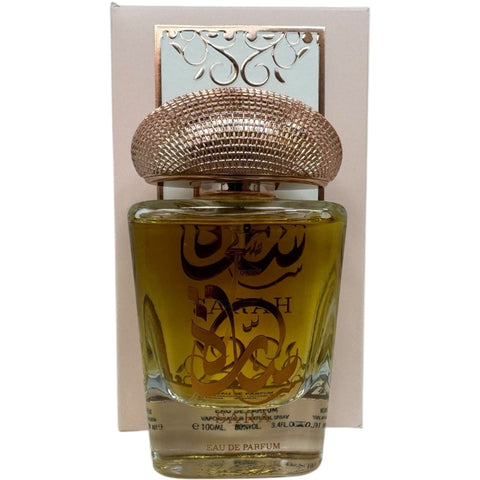 Close-up of PERFUME MUSKY SARAH, the perfect fragrance for special occasions.