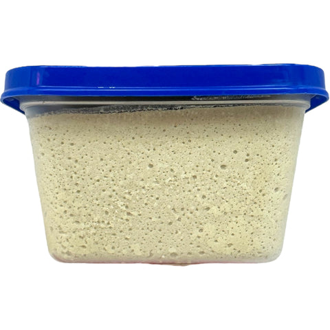 Cortas plain halva 907g on display, illustrating the creamy nature of this traditional halva dessert.