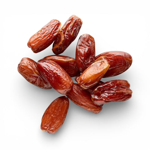 Close-up of ALBASHA Algerian Dates Diglet Noor showcasing plump, juicy dates sourced from top Algerian farms.