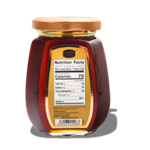 Serving suggestion of Pure Alshifa Sidr Honey – 250g drizzled over yogurt, illustrating its versatility as a natural sweetener and health booster.