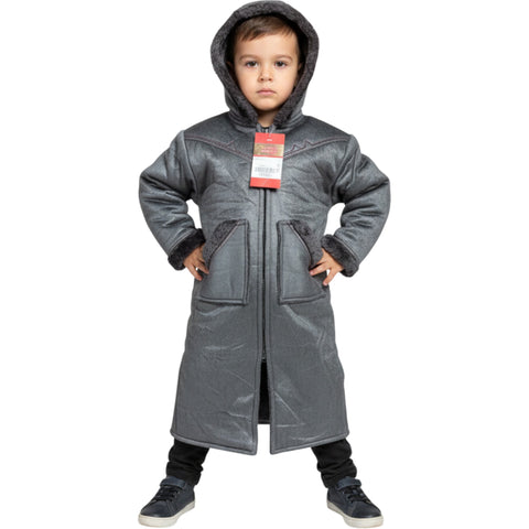 Close-up of the soft faux fur texture of the Kids Winter Fur Coat – Hooded 3-4 y old, highlighting its luxurious materials.