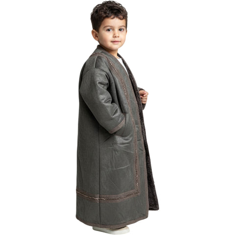 Kids Winter Fur Coat – Hooded 3-4 y old displayed in a variety of colors for personalized winter fashion.